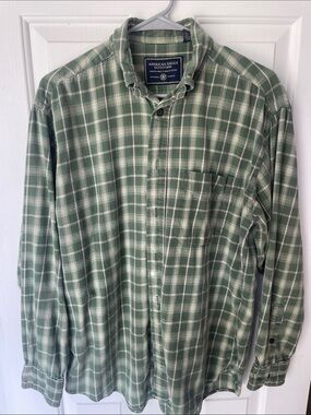 American Eagle Outfitters Vintage Green and White Plaid Flannel Shirt